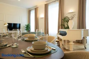 Chic 180m 3BR Apt near Parliament, Self Check-in - Image 3