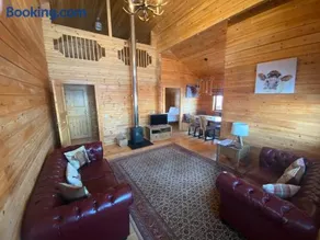 Pine Lodge - Image 4