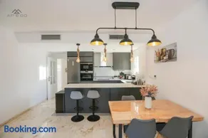 Horizon Sea Views and Garage - Image 3