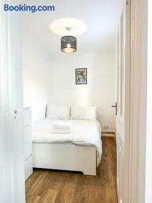 Folkestone Oasis - Central 2 Bedroom Apartment - Pets Welcome! - Image 4