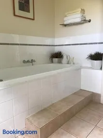 Acacia Rise - Image 3