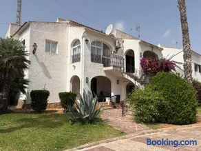 Apartamento con 2 Habitaciones, Coqueto, Acogedor en Calablanca - Image 1