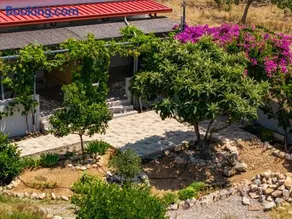 Garden Room with Private Patio Salamis - Image 2