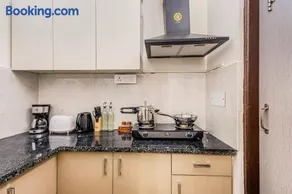 Eco-chic haven in Gurgaon with balcony - Image 3