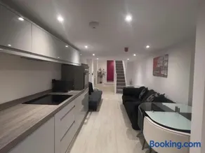 The Snap Pad Boutique Apartment - Image 5
