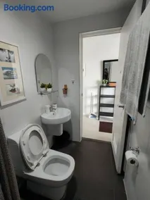 Lowest Room Rate in Makati with fast wifi and view - Image 4