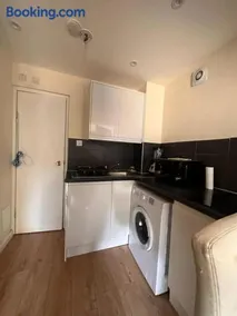 Budget Studio Room Thamesmead - Image 3