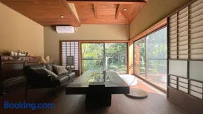 庭付き和モダン平屋の一棟貸し 居庵 iori-ori 小さな森に住む - Image 1