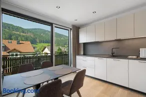 Apt Hofer Heidi - Image 3