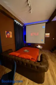 Cinéma & Ambiance Jazz Cosy au cœur de Vienne - Netflix - Hypercentre - Blue Note - France - Image 5