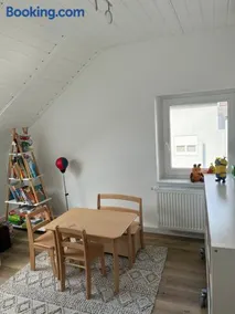 Klimatisierte Dachgeschoss-Unterkunft in Speyer - Image 2