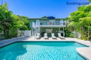 Decked Out - Steps to Bay & Beach, Pool, Games by Anna Maria Life Vacation Rentals - Image 1