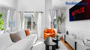 Luxury Retreat Walk 2 PATH NYC in Mins Parking - Image 4