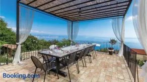 Holiday home Villa Bella with pool by Villas Guide - Image 3