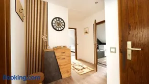 3,5-Zimmer inkl Arbeitsplatz, WLAN & free Netflix, Amazon-Free Parken vollausgestattete Wohnung, 24h Check In - Image 3