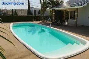 Casa com Piscina Gigante, Lareira e Churrasqueira - Image 4