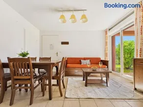 Appartement avec terrasse, piscine et ping-pong - Image 4