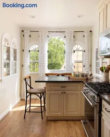 Tranquil Oasis! Affordable Comfort in Glendale - Image 2