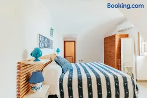 La Cabane Bleue - Image 1