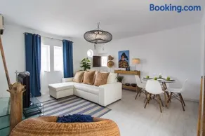 Beach And Mountain Apartment - Image 1