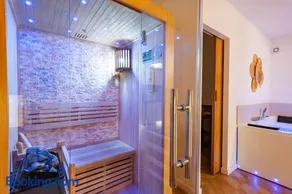 Suite Bali de 45m2 - Idéal couple - Chambre séparée - Jacuzzi baignoire balnéo - Sauna - Clim réversible - Netflix - Piscine accès partagé avec la petite copro - Bouteille de champagne offerte dès 2 nuits - Image 5