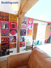 The Music Room - Kingsize Double Oak Studio - Sleeps 2 - Quirky - Rural - Image 4