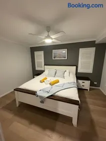 Coastal family friendly home - Image 4
