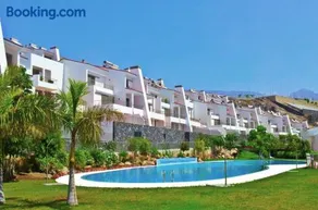Magnolia Luxury Apartment by AltamarHomes - Image 3