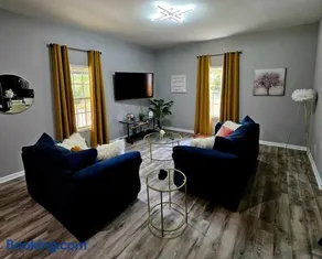Elegant 1910 Boutique - Crib, Veteran-Owned - Image 4