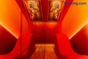 Le Secret de Cléopâtre, Suite de Luxe avec Jacuzzi et Pièce Secrète - Image 4