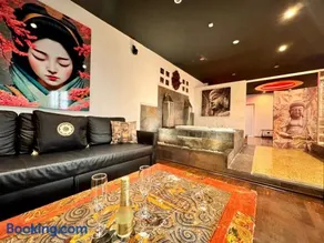 Seasonal Living with Jacuzzi - Image 1