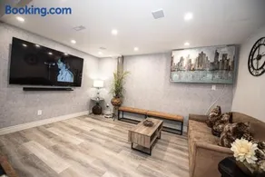 Luxury 2BR Guest Suite - Image 1