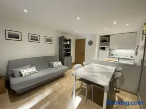 Appartement cosy 3 pièces, avec balcon et piscine, proche des pistes et commodités à La Plagne Tarentaise - Image 1