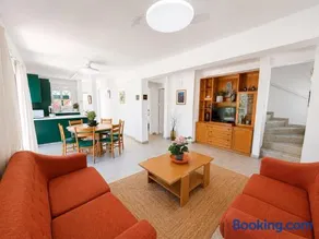 Lemon Tree Residence - walk to Kapparis Beach - Image 4