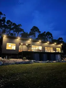 White Beach Retreat - Luxury With Water Views - Image 3