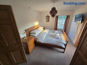 Escape to The Glen- Dog Friendly - Image 2