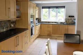 The Lodge - luxurious country stay with Hot tub, Games room and Gym - Image 4