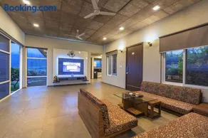 SaffronStays Serenity - 2BR villa overlooking Lake Kadwa with garden, swings & treks near Sula Vineyard - Image 2