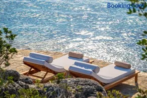 IREMIA SEAFRONT VILLA, Timeless Lifestyle - Image 2