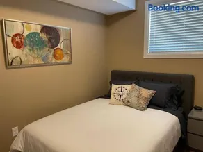Cozy 2 bedroom home in Chatham - left side - Image 3