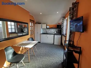 Apartment 5A - Image 2