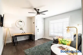 Spacious 4BR West End Duplex Walkable to MARTA - Image 3