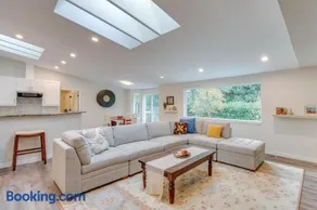 Modern Bellingham Home for work & play, beach access - Image 1