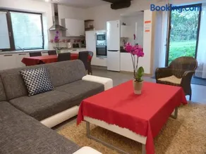 Veľký apartmán v rodinnom dvojdome, Free Parking - Image 4