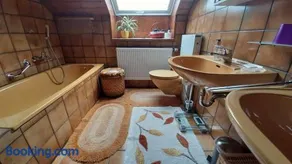 Appartamento totalmente attrezzato con barbecue e giardino | Vista sul giardino | Perfetto per il lavoro da remoto - Image 3