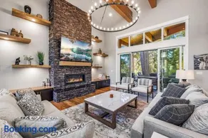 Four Seasons Lodge - Image 3