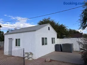 Downtown Private Guesthouse - Image 1