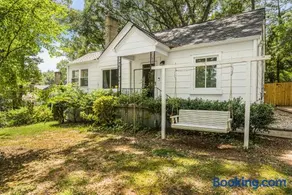 Hapeville Hideaway - Relaxing yard, airport nearby - Image 2