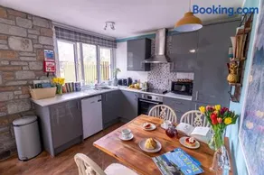 Ocean Cottage - Image 2