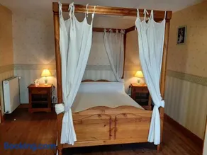Gîte familial avec jardin, cheminée et équipements bébé – Bellevigne, Charente - Image 2